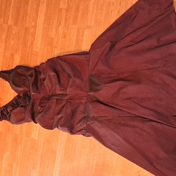Xscape Maroon Mermaid Gown Size 20 - Picture 1 of 5
